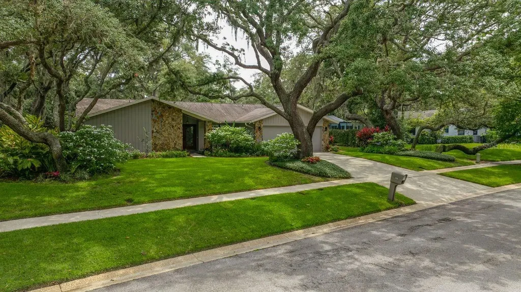 2827 Pheasant Run Clearwater FL 33759