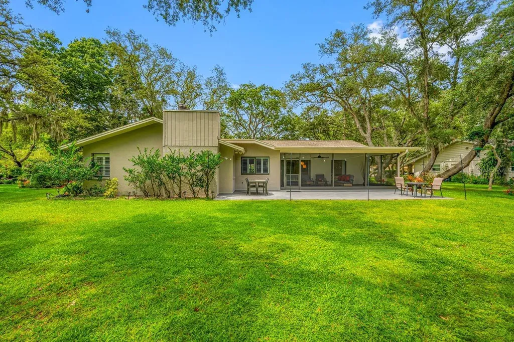 2827 Pheasant Run Clearwater FL 33759