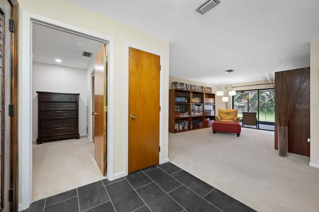 2827 Pheasant Run Clearwater FL 33759