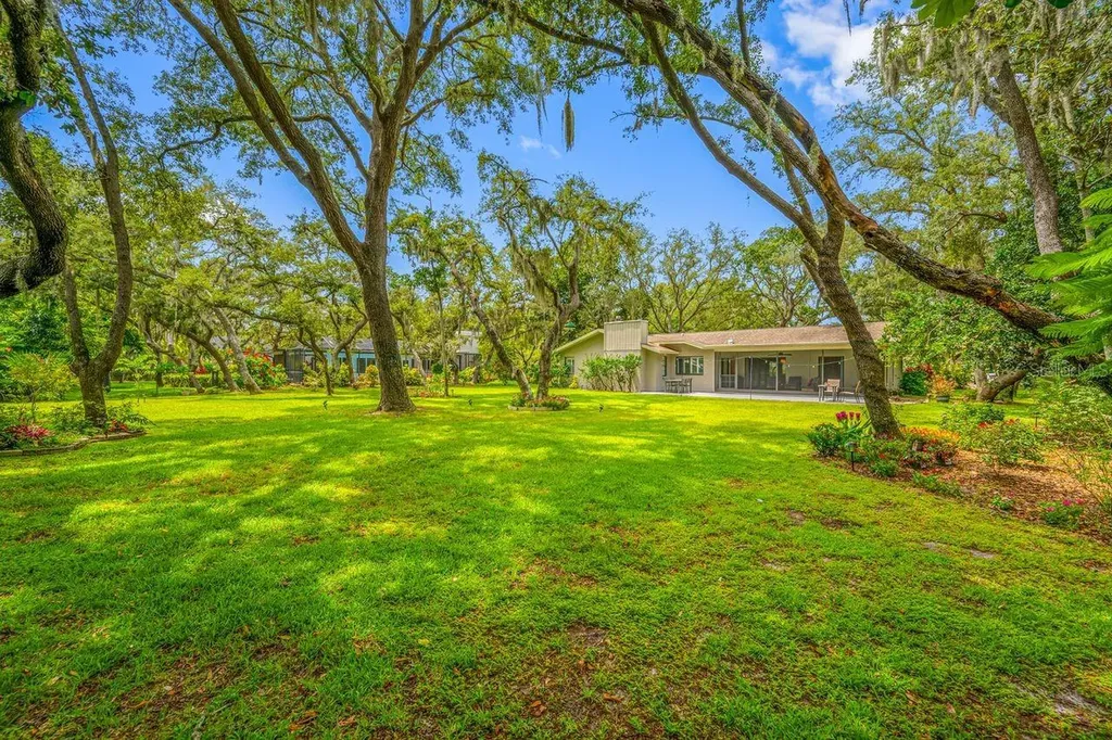 2827 Pheasant Run Clearwater FL 33759