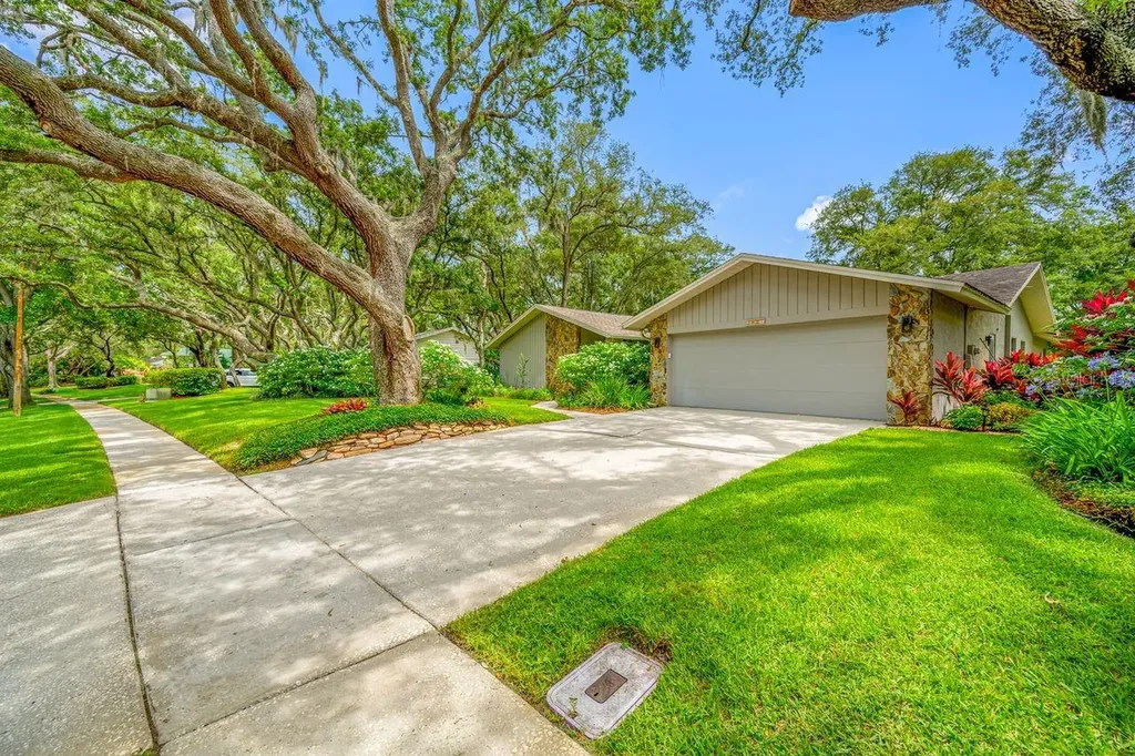 2827 Pheasant Run Clearwater FL 33759