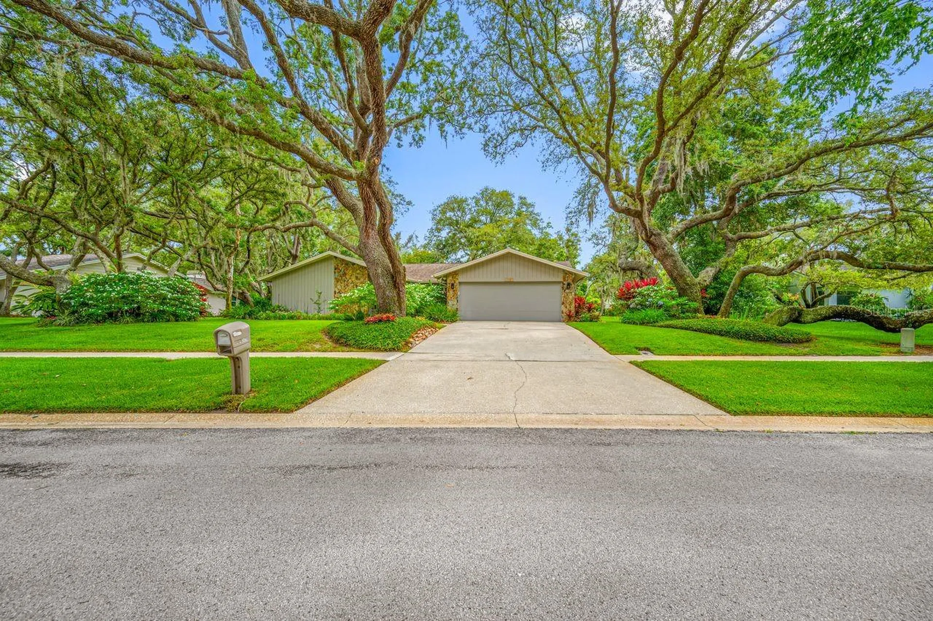 2827 Pheasant Run Clearwater FL 33759