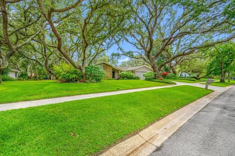 2827 Pheasant Run Clearwater FL 33759