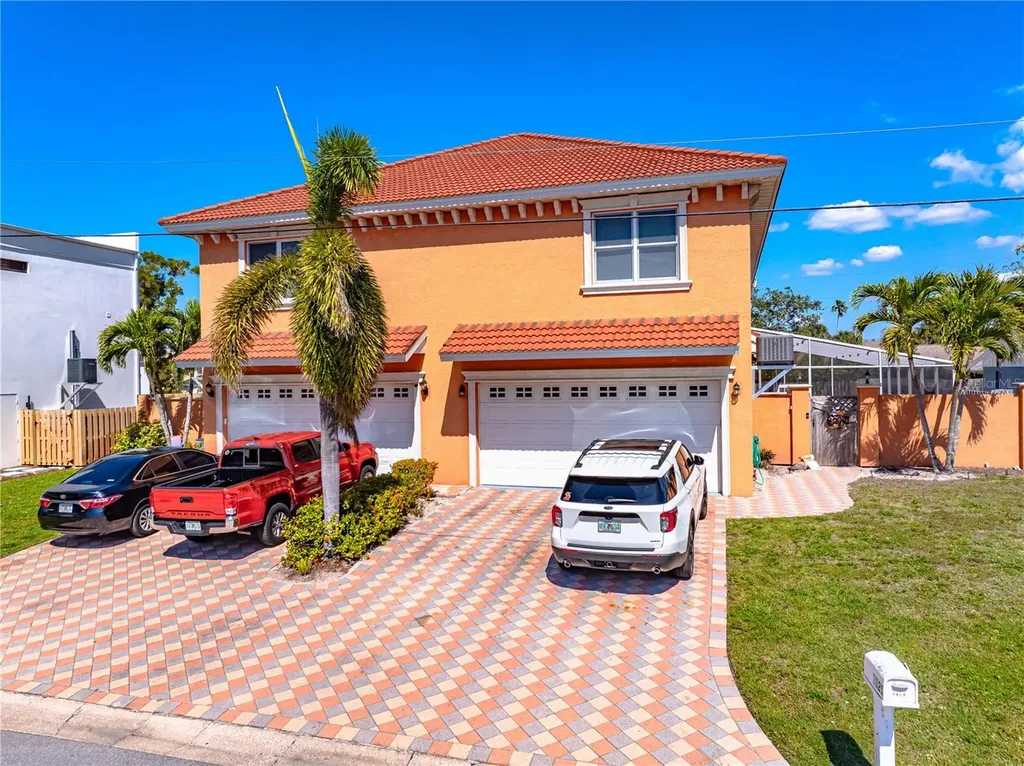 2119 & 2125 Montclair Drive Sarasota FL 34231