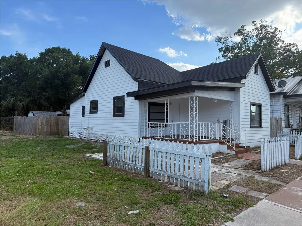 2116 W Pine Street Tampa FL 33607