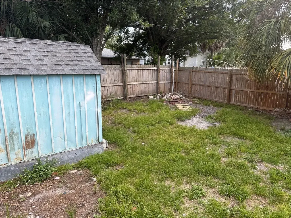 2116 W Pine Street Tampa FL 33607