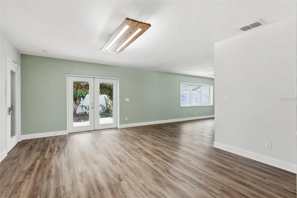 3151 56th Street N St Petersburg FL 33710