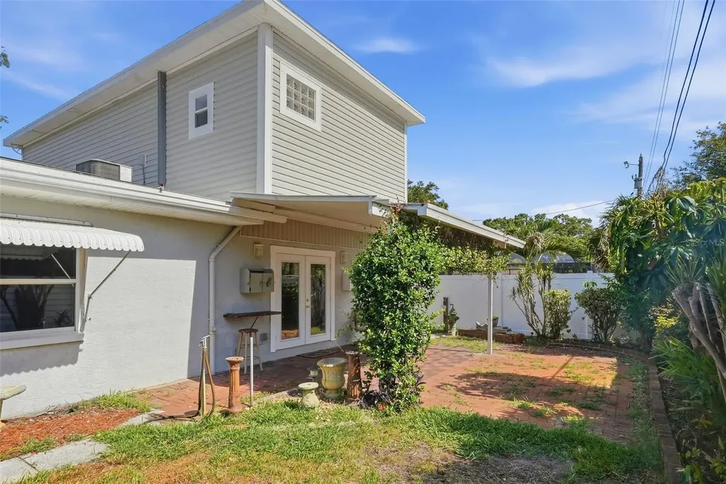 3151 56th Street N St Petersburg FL 33710