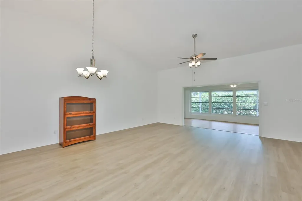 1001 Otter Mill Way Sun City Center FL 33573
