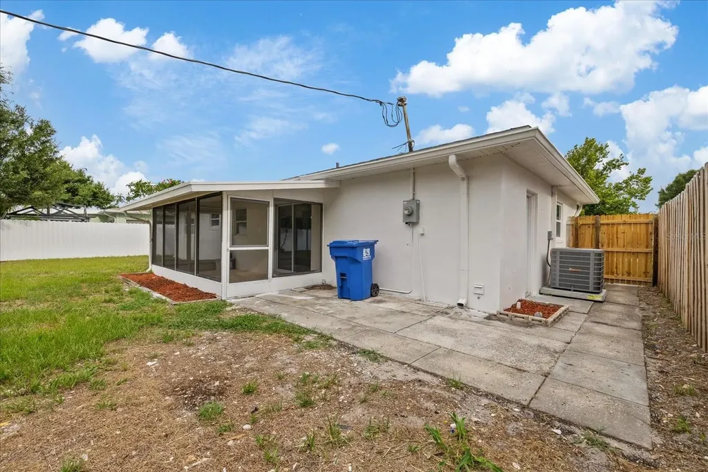 4347 16th Avenue N St Petersburg FL 33713