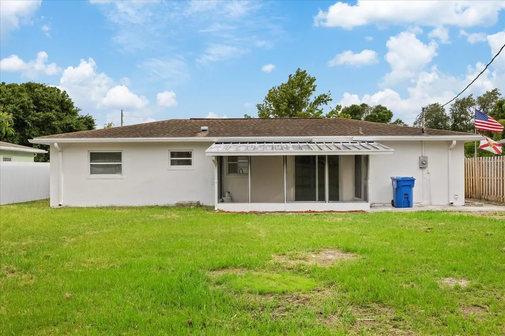 4347 16th Avenue N St Petersburg FL 33713