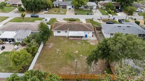 4347 16th Avenue N St Petersburg FL 33713