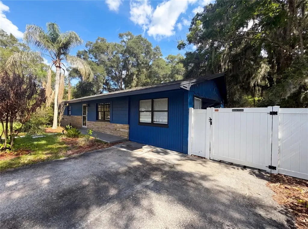 820 E Wisconsin Avenue Deland FL 32724