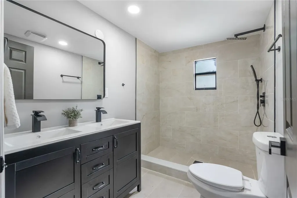 511 W Bartlett Street Deland FL 32720