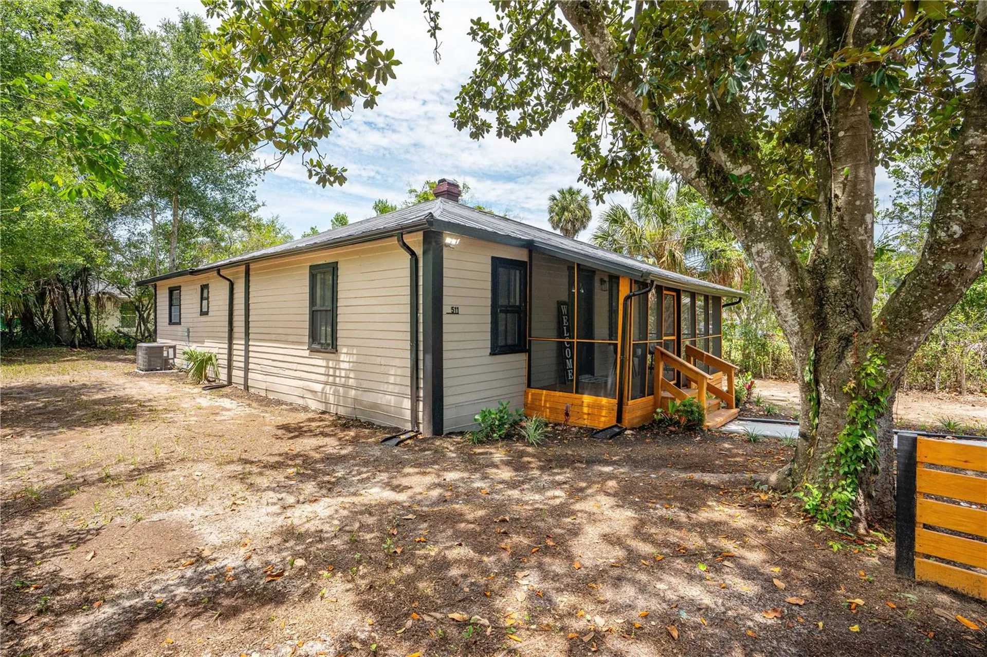 511 W Bartlett Street Deland FL 32720