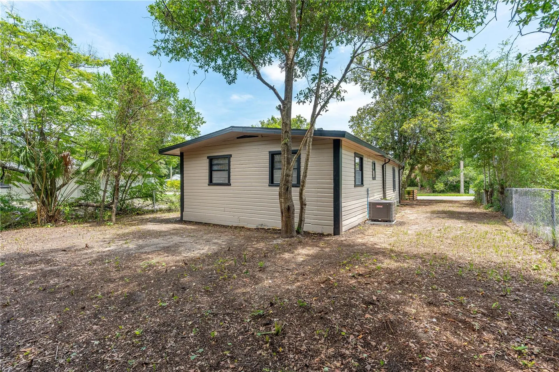 511 W Bartlett Street Deland FL 32720