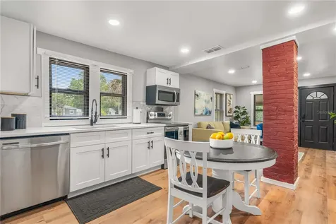 511 W Bartlett Street Deland FL 32720