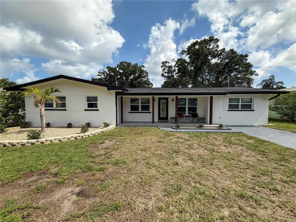 1446 Admiral Woodson Lane Clearwater FL 33755