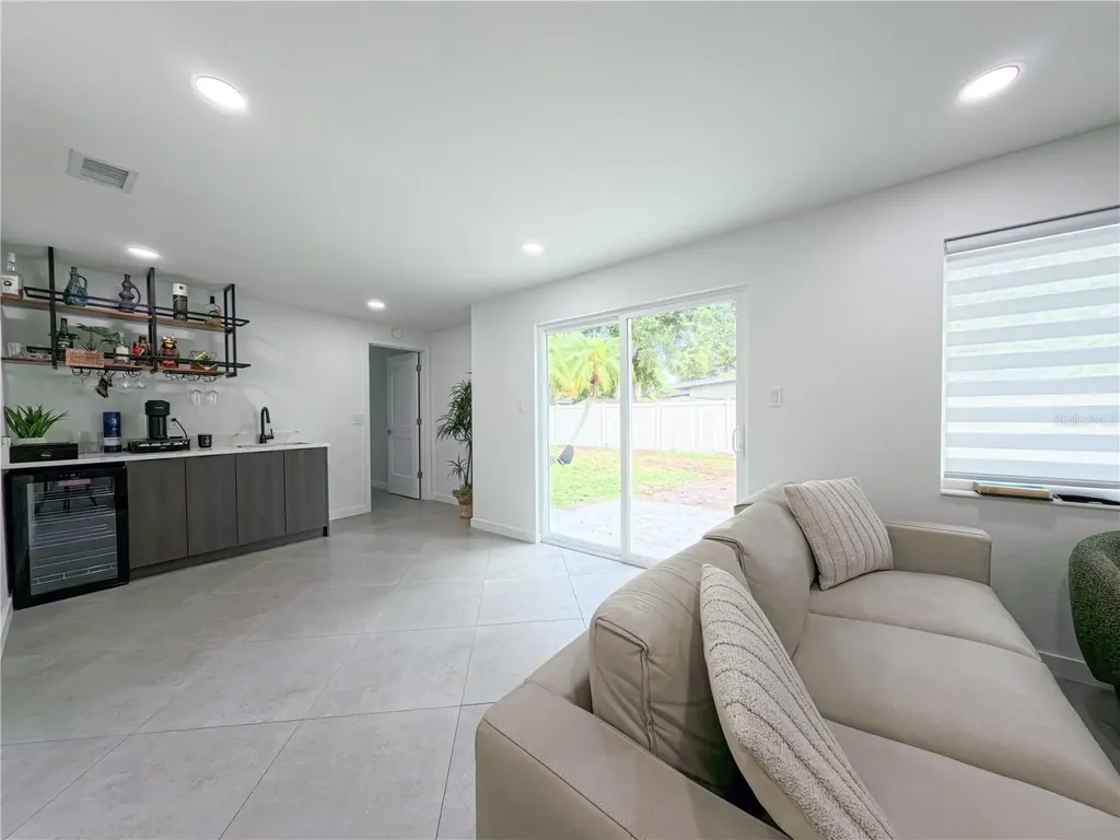 1446 Admiral Woodson Lane Clearwater FL 33755