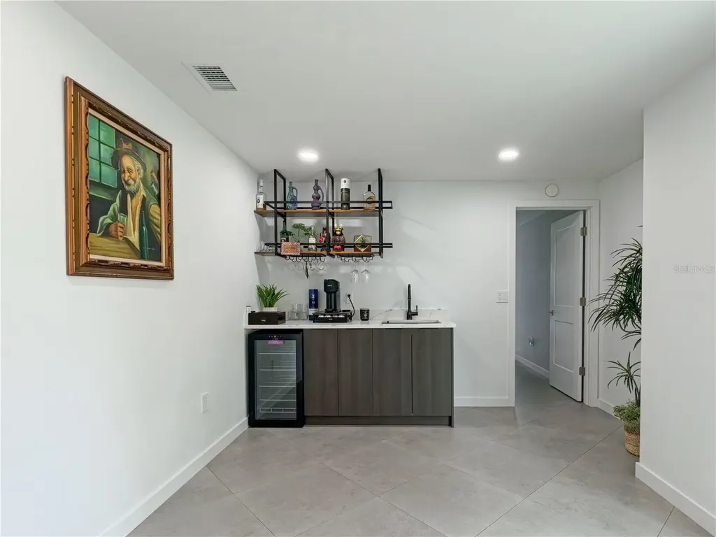 1446 Admiral Woodson Lane Clearwater FL 33755