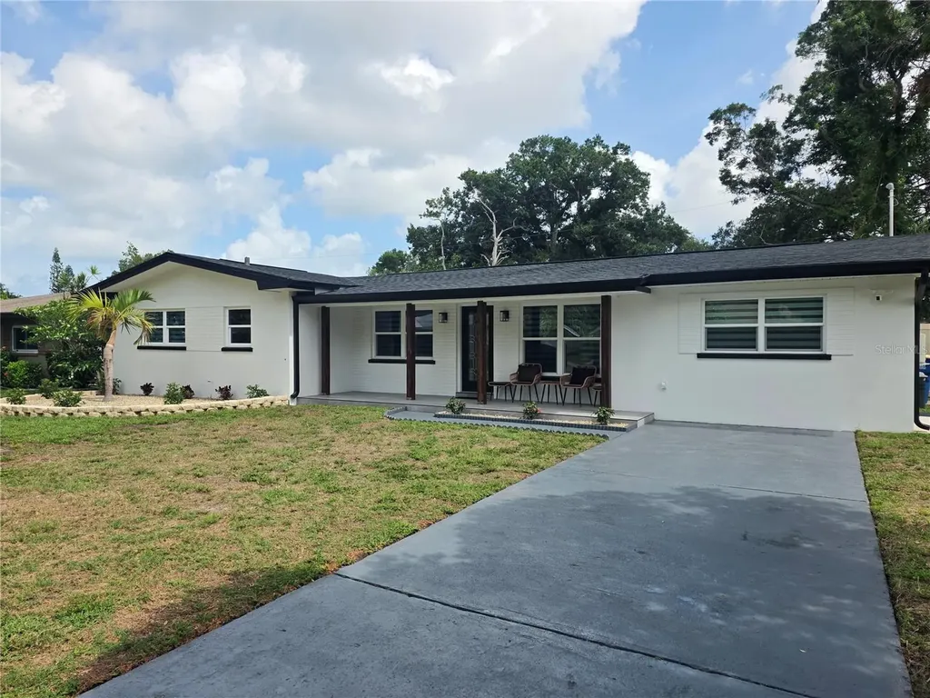 1446 Admiral Woodson Lane Clearwater FL 33755