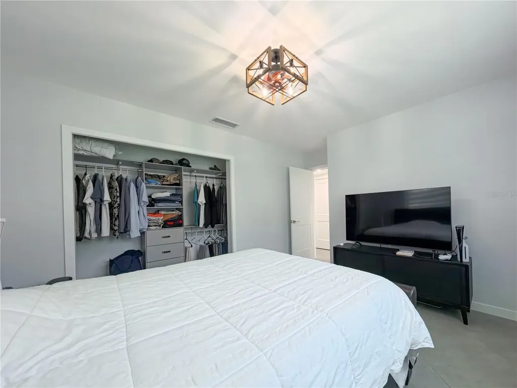 1446 Admiral Woodson Lane Clearwater FL 33755