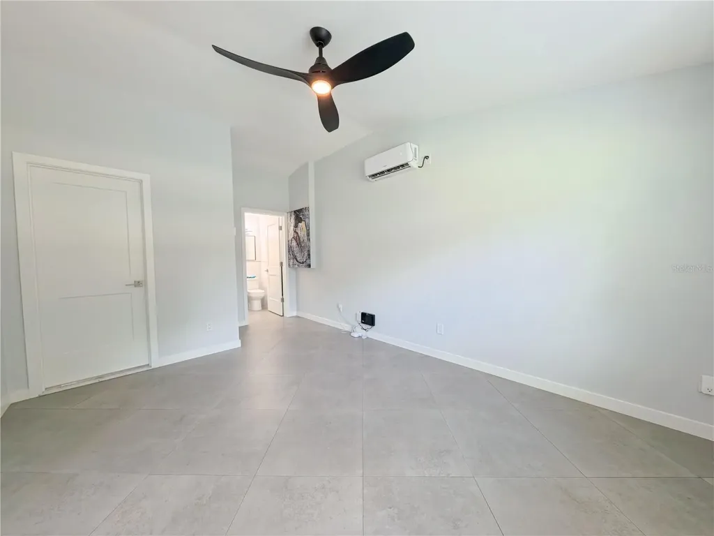 1446 Admiral Woodson Lane Clearwater FL 33755