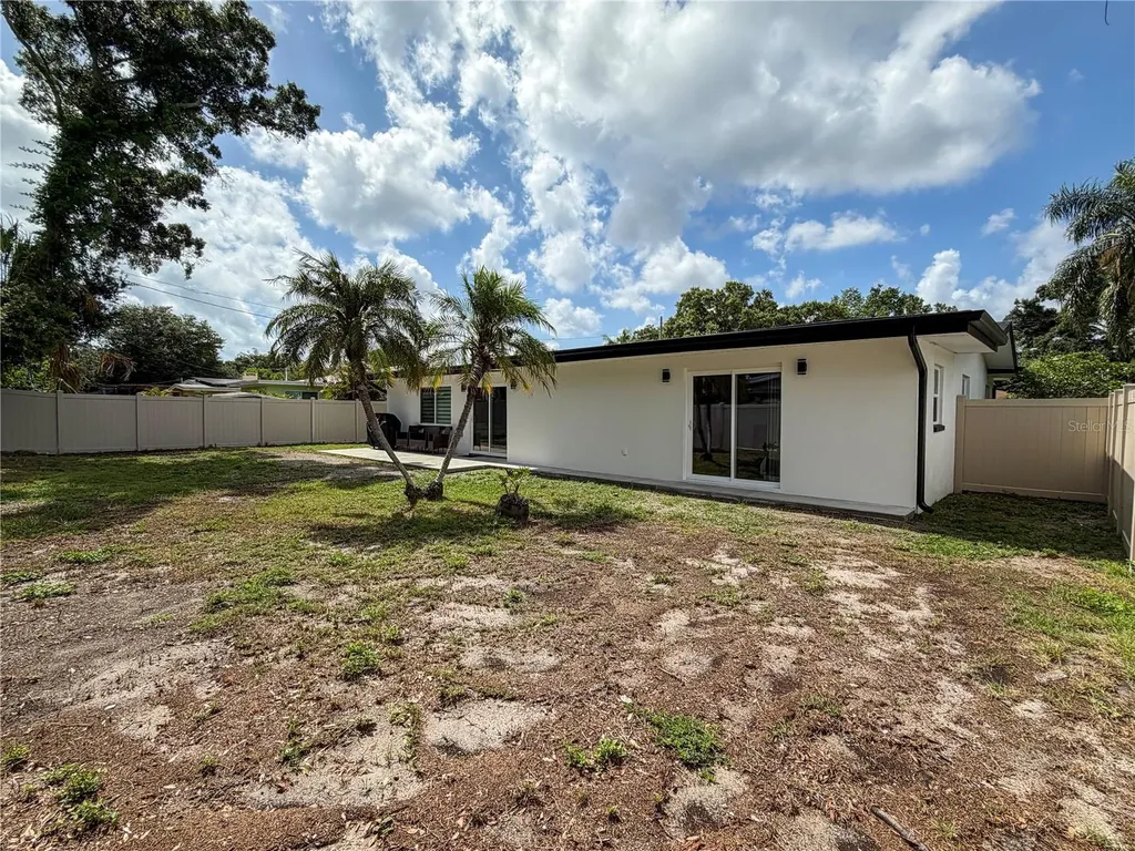 1446 Admiral Woodson Lane Clearwater FL 33755