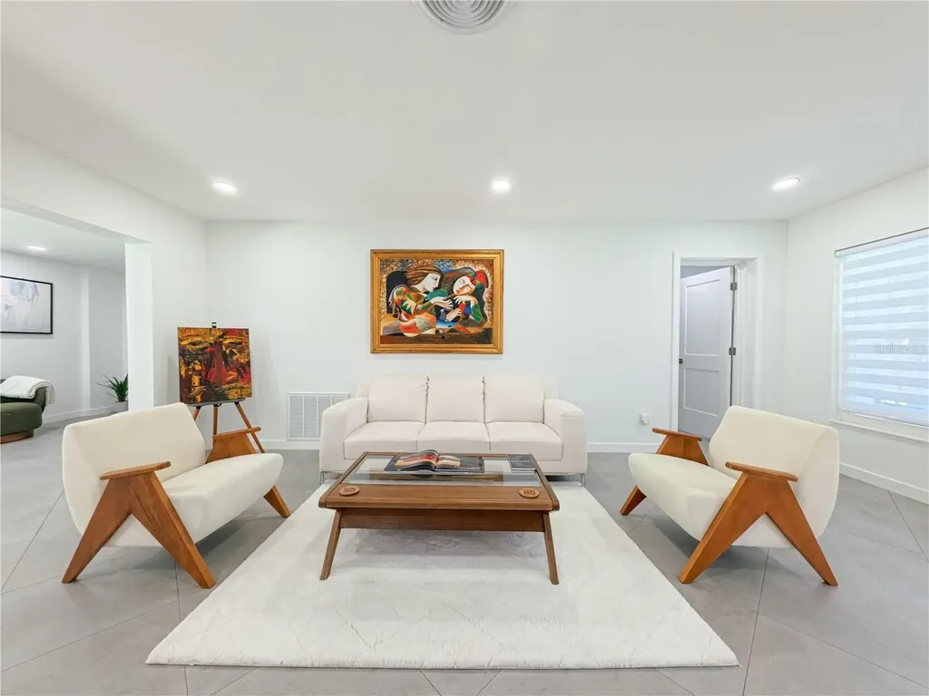 1446 Admiral Woodson Lane Clearwater FL 33755