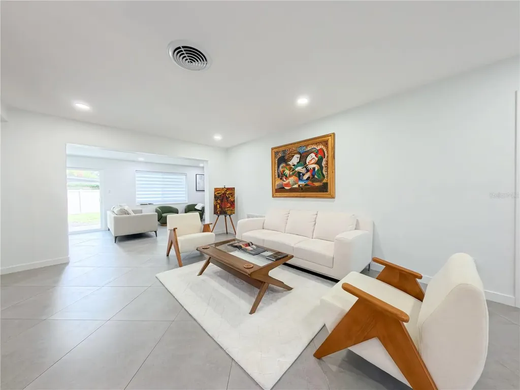 1446 Admiral Woodson Lane Clearwater FL 33755