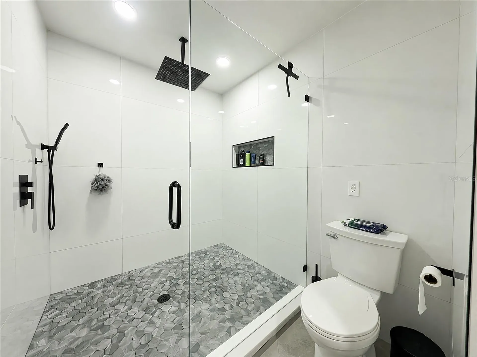 1446 Admiral Woodson Lane Clearwater FL 33755