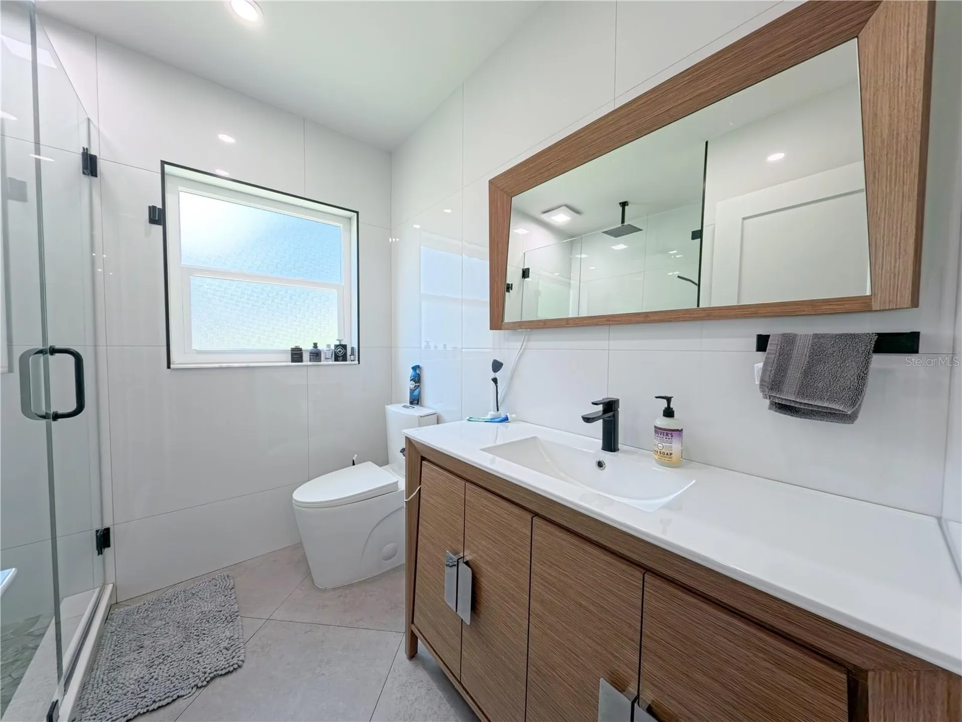1446 Admiral Woodson Lane Clearwater FL 33755