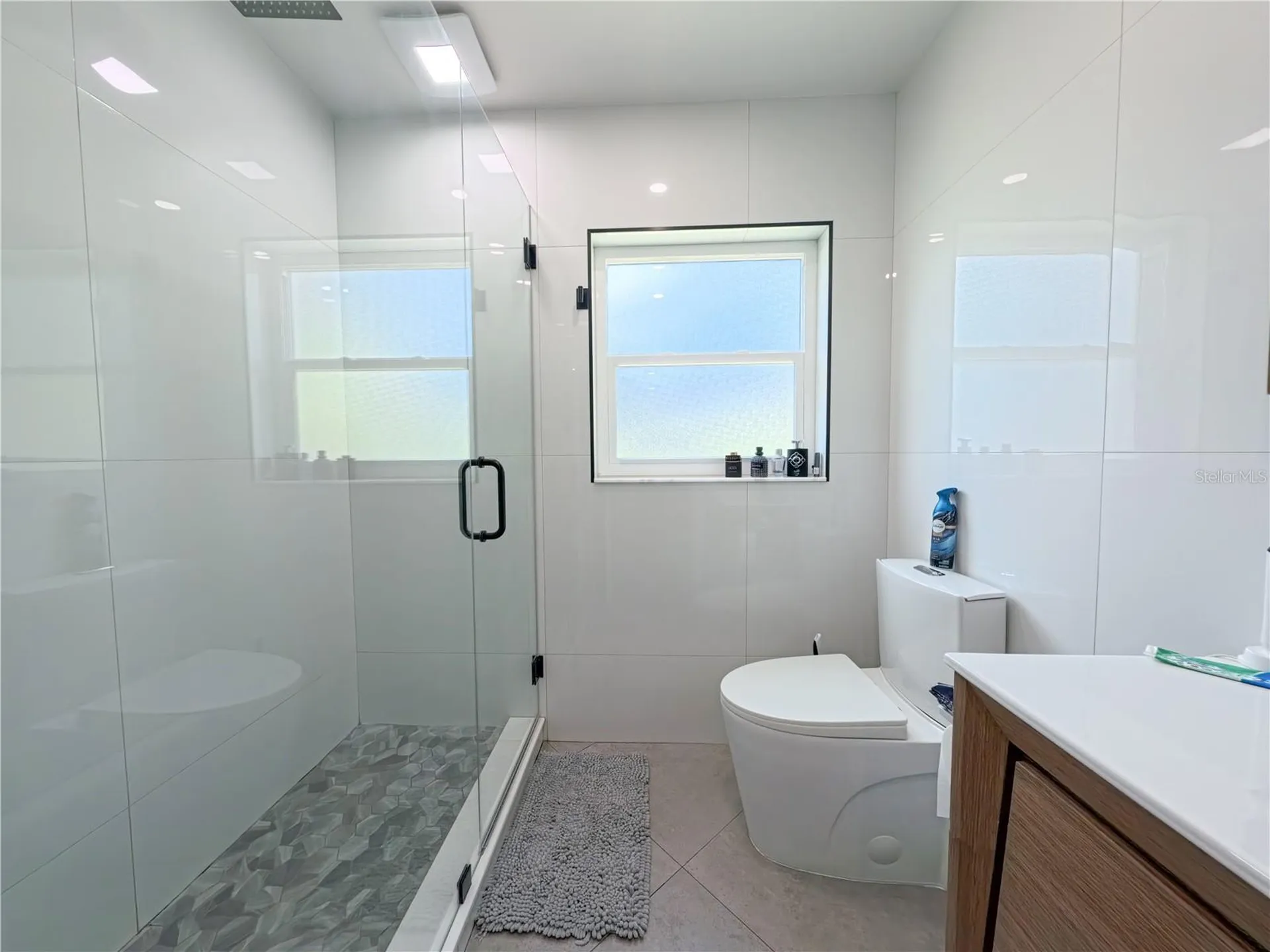 1446 Admiral Woodson Lane Clearwater FL 33755
