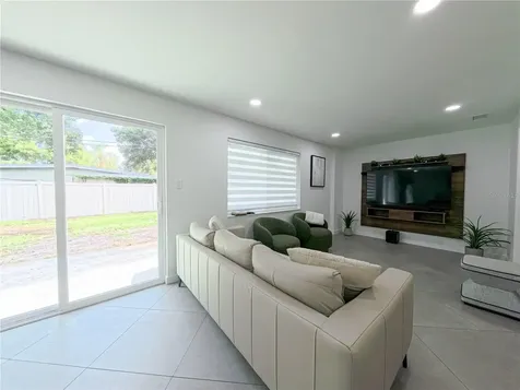 1446 Admiral Woodson Lane Clearwater FL 33755