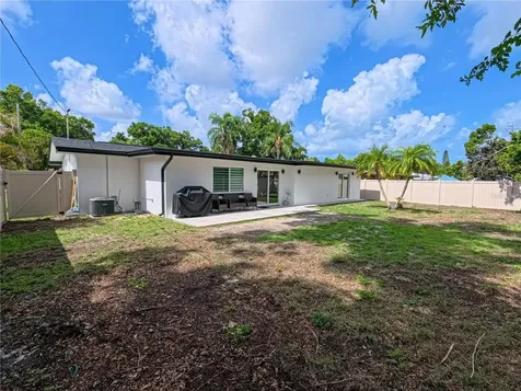 1446 Admiral Woodson Lane Clearwater FL 33755