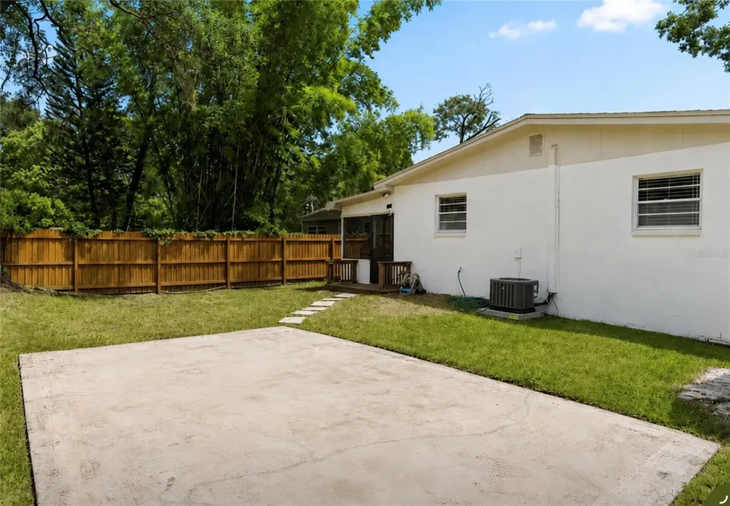 6908 N Lynn Avenue Tampa FL 33604