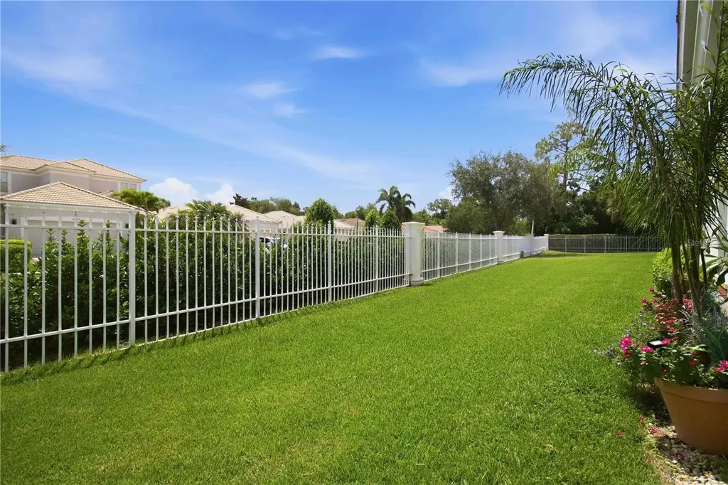 7325 Fountain Palm Circle Bradenton FL 34203
