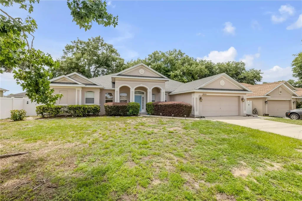 36624 Grand Island Oaks Circle Grand Island FL 32735