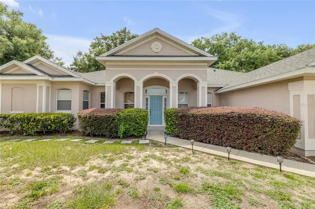 36624 Grand Island Oaks Circle Grand Island FL 32735