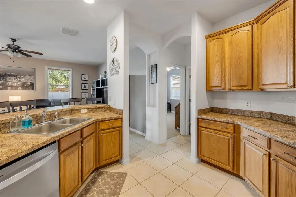 36624 Grand Island Oaks Circle Grand Island FL 32735