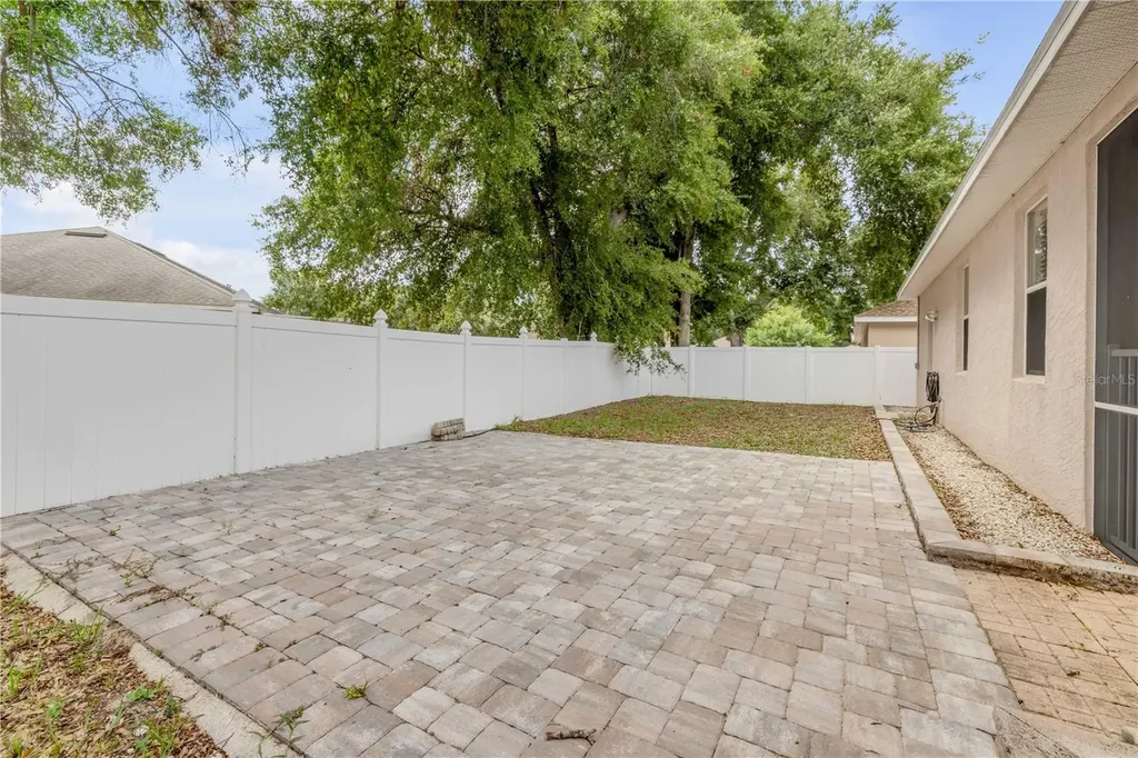 36624 Grand Island Oaks Circle Grand Island FL 32735
