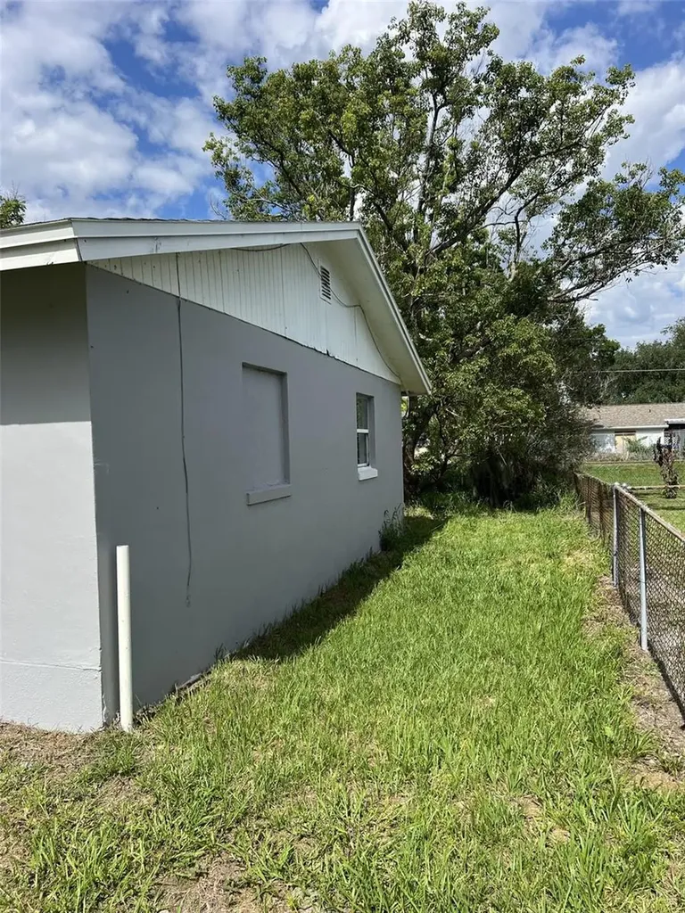 1635 Ravenall Avenue Orlando FL 32811