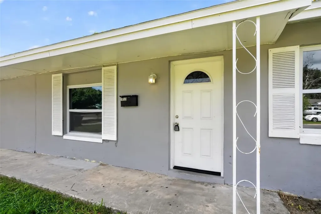 1635 Ravenall Avenue Orlando FL 32811
