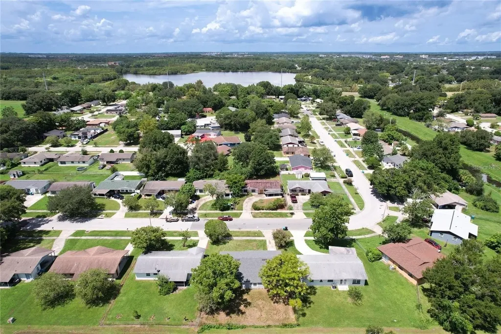 1635 Ravenall Avenue Orlando FL 32811