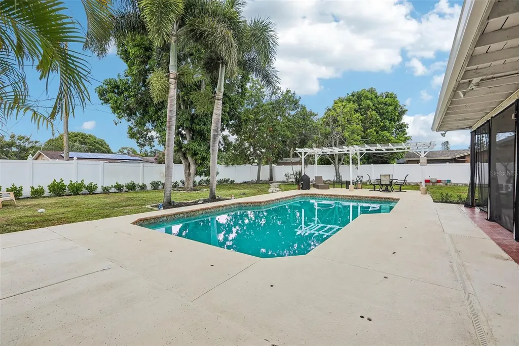 2709 49th Street N St Petersburg FL 33710