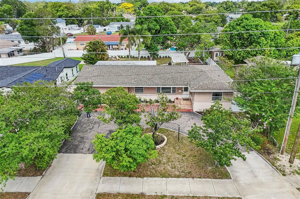 2709 49th Street N St Petersburg FL 33710