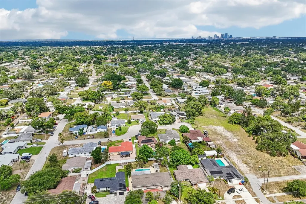 2709 49th Street N St Petersburg FL 33710