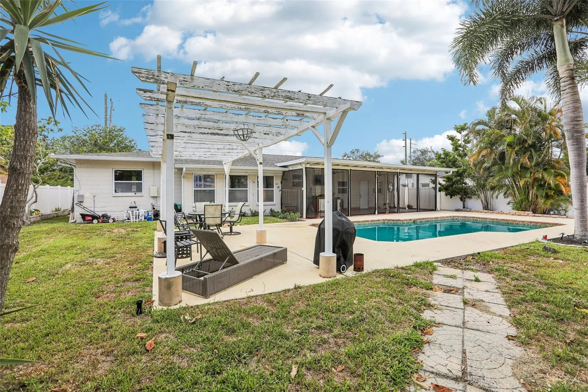 2709 49th Street N St Petersburg FL 33710