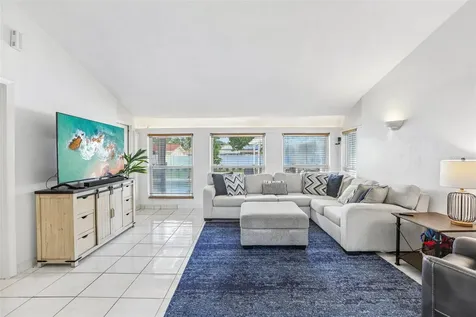 2709 49th Street N St Petersburg FL 33710