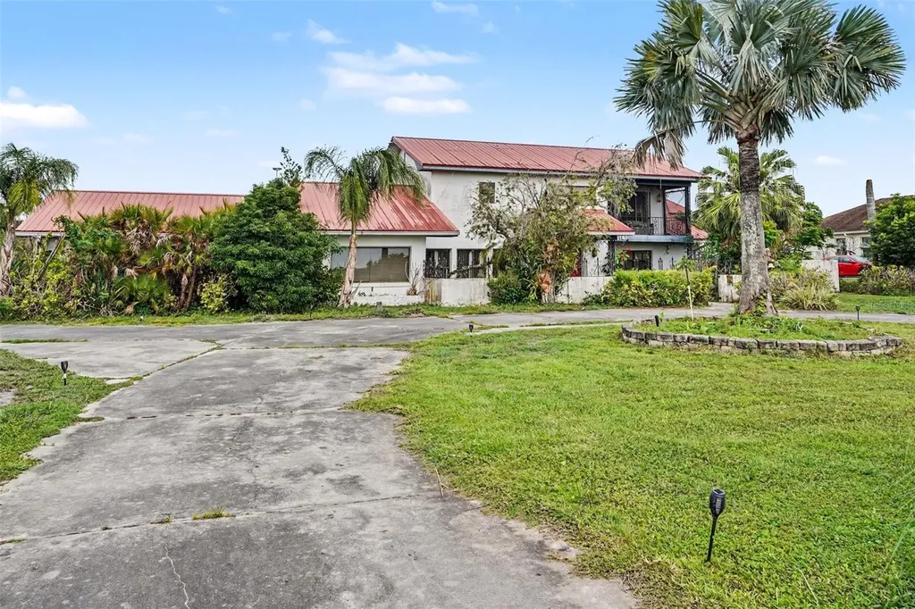 6141 Palmetto Drive Indian Lake Estates FL 33855